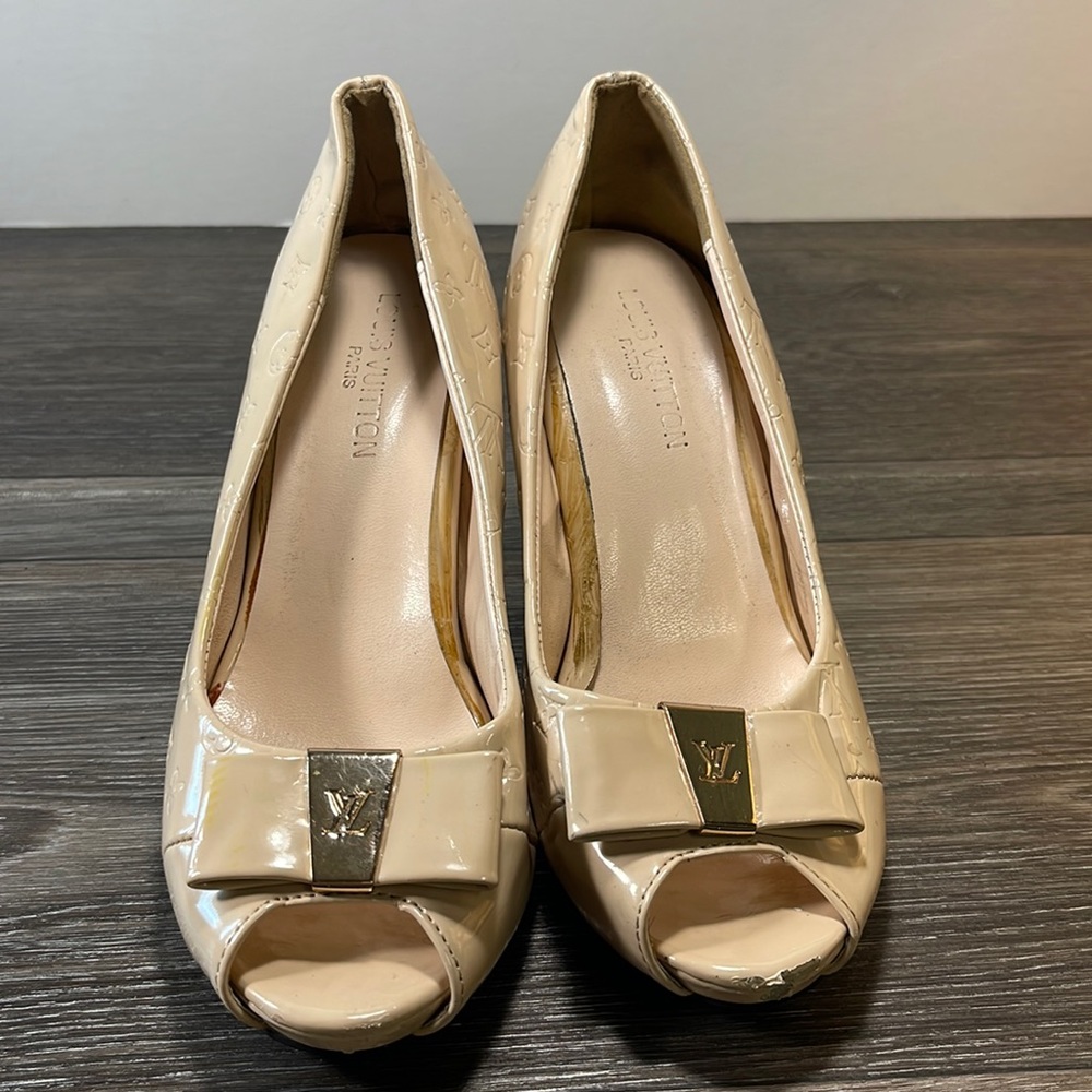 LV heels size 39 / 8 US